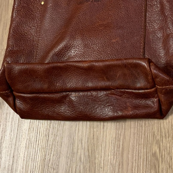Portland Leather Good Medium Crossbody Tote Bag Brown Nutmeg - Picture 16 of 16